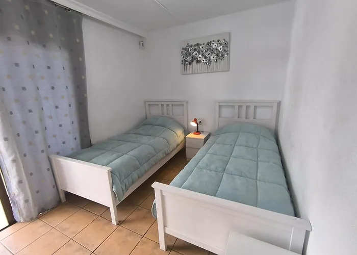 Pk Americas 2 Bedrooms *