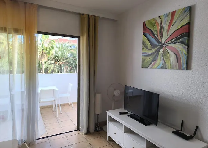 Pk Americas 2 Bedrooms *