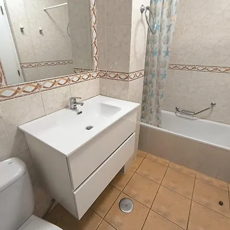 Pk Americas 2 Bedrooms *