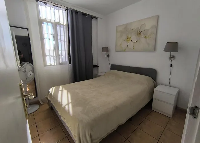 Pk Americas 2 Bedrooms *