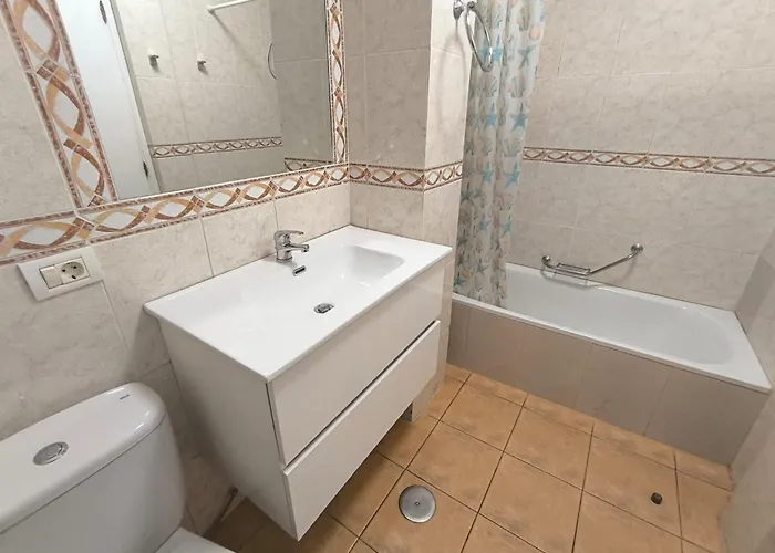 Pk Americas 2 Bedrooms *